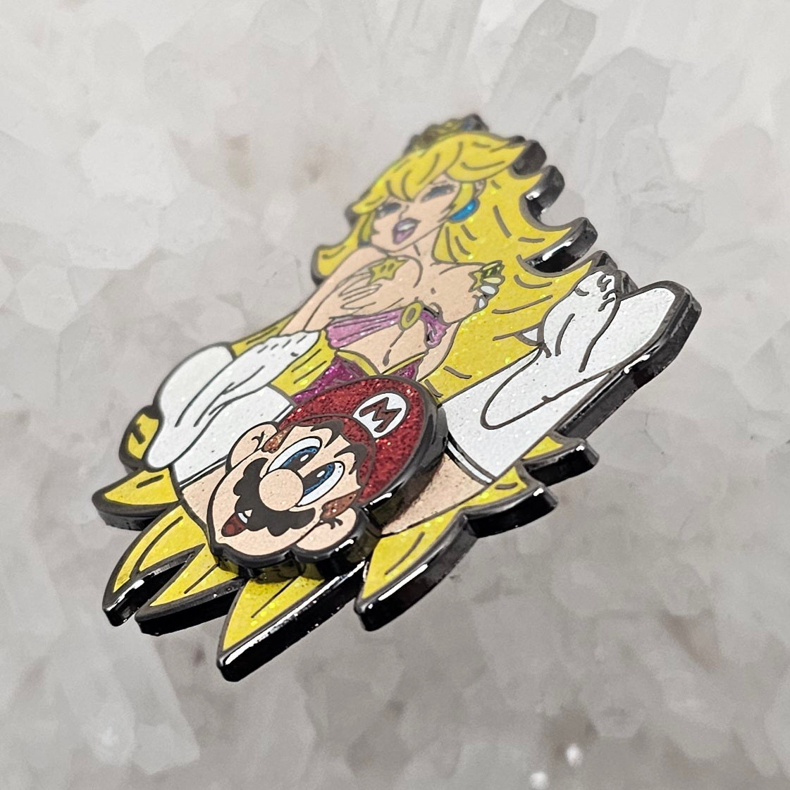 Peaches &amp; Cream Mario Video Game Kinked Princess Sexy Peach Spinner Glitter Enamel Pins Hat Pins Lapel Pin Brooch Badge Festival Pin